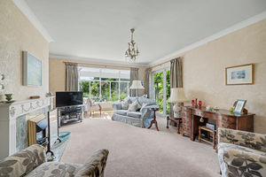 Sitting room- click for photo gallery